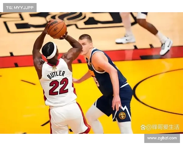 NBA巅峰对决激烈上演 球星对抗引爆赛场激情与悬念 NBA巅峰对决激烈上演 球星对抗引爆赛场激情与悬念